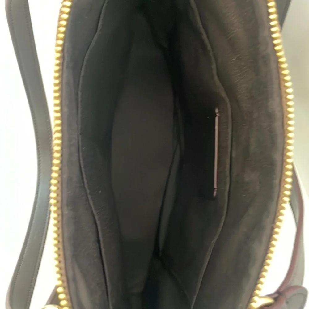 Coach Signature  Canvas Shoulder Bag